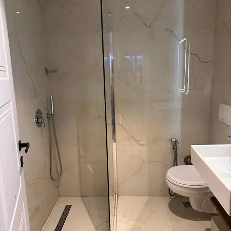 Oasis Apartamento Tirana