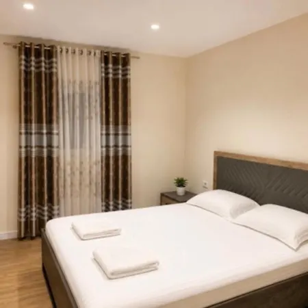 Oasis Apartamento Tirana